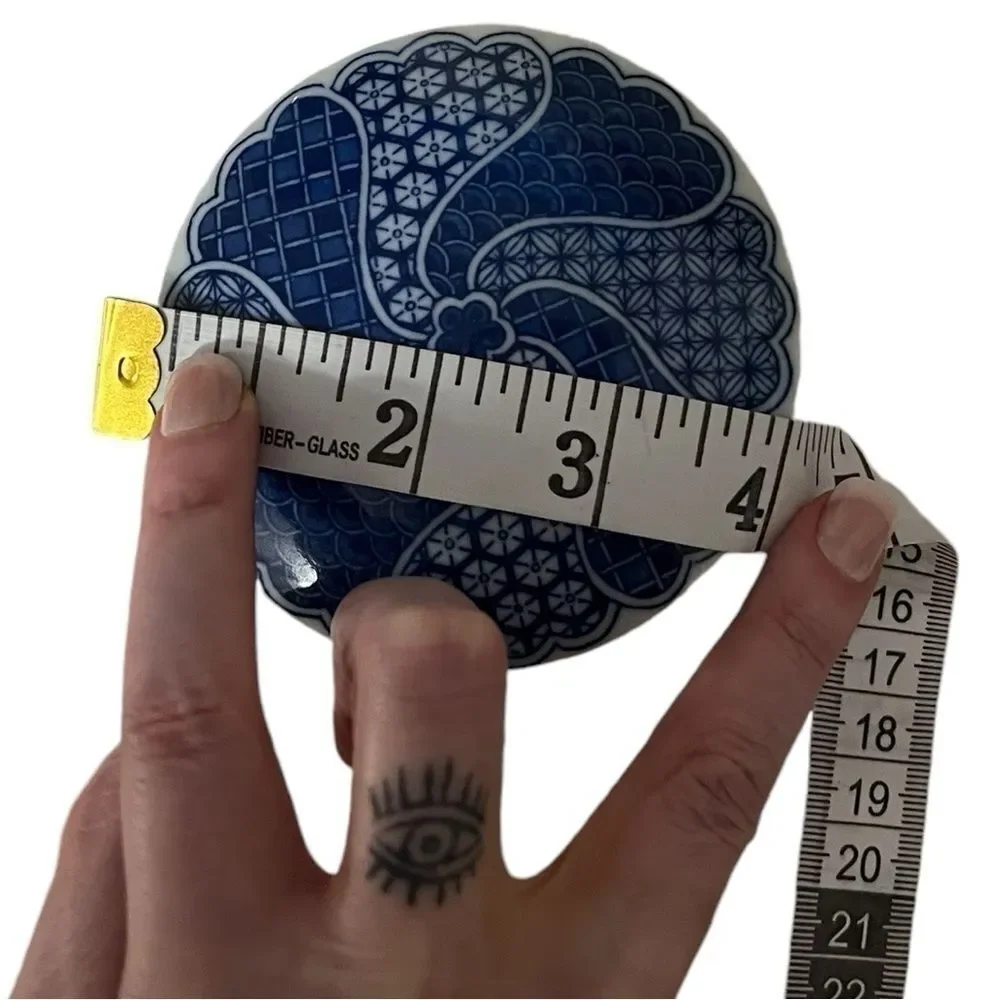 Sometsuke Japanese Porcelain Box
Cobalt Transfer Ware Takahashi blue and white - Picture 5 of 11